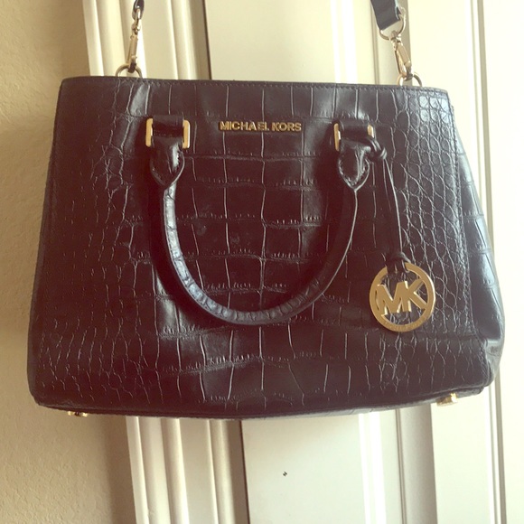 Michael Kors Handbags - Michael Kors Crossbody